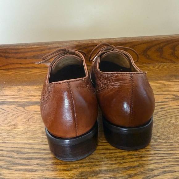 Women’s Trotters Lizzie Herringbone Woven Leather Lace-up Oxfords - Picture 7 of 9